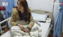 女孩呕吐视频,女孩突发呕吐，紧急时刻见证人间真情